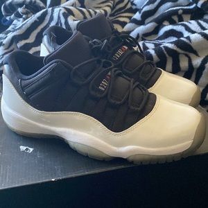 Air Jordan 11 Retro Low